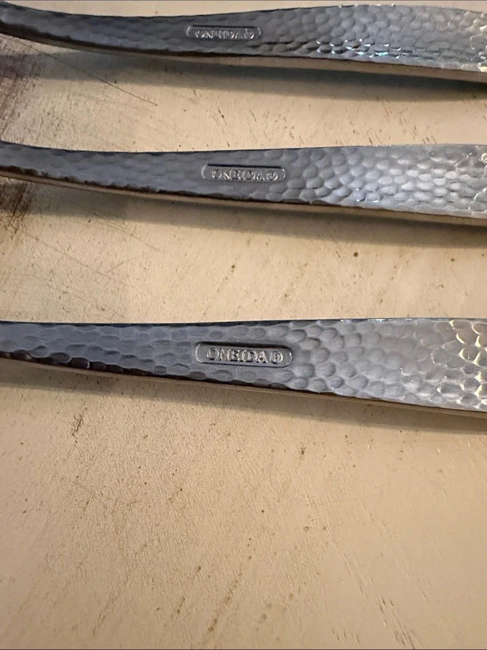 Oneida Illuma hammered metal salad dessert forks